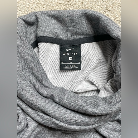 Nike Sleeveless Sweatshirt - Picture 4 of 4